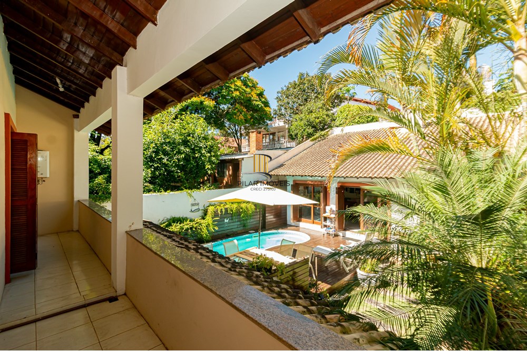 Casa 4 dormitórios no bairro Chácara das Pedras