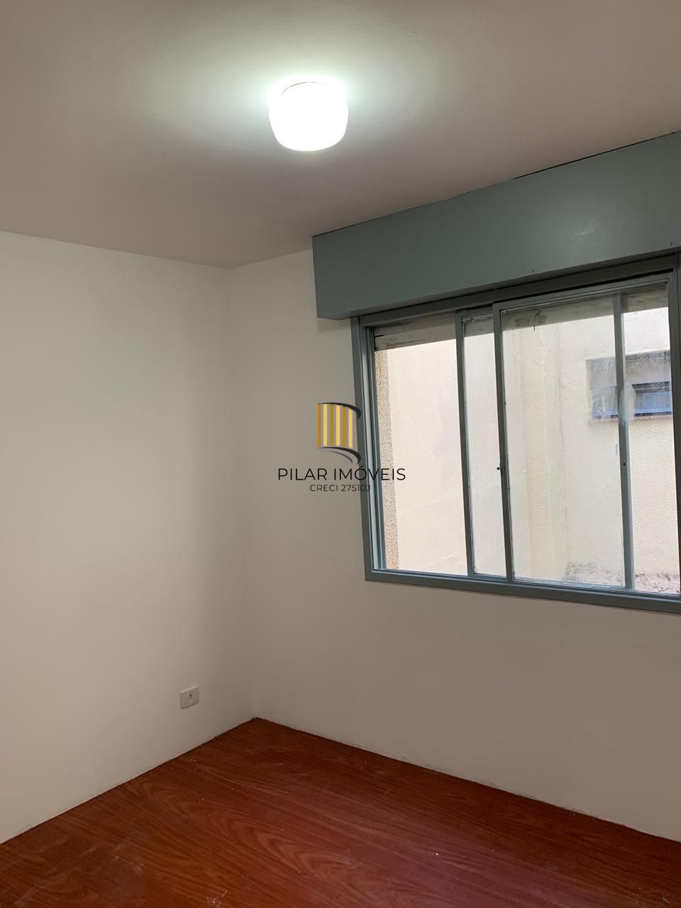 01 dormitório, na João Alfredo, Cidade Baixa, com 36 m2, 01 lance de escada