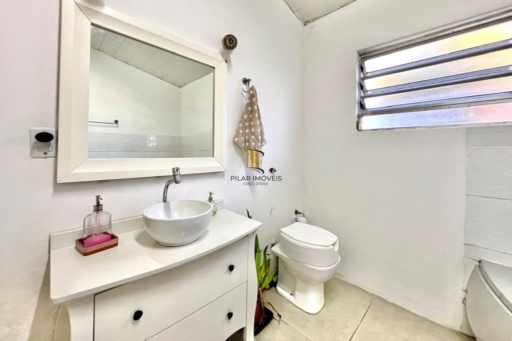 Casa 2 dormitórios no bairro Niterói