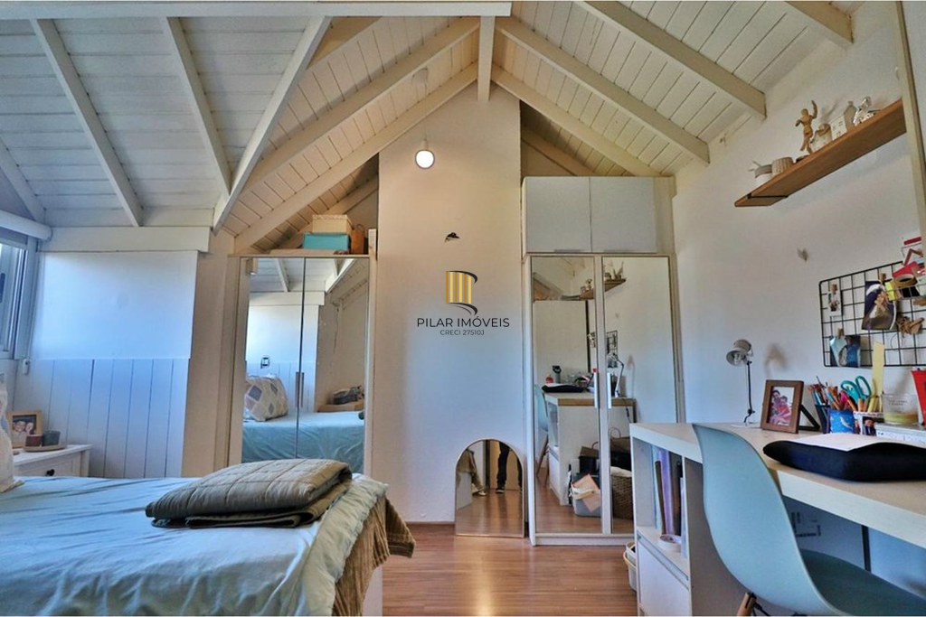 Casa de Condomínio 3 dormitórios no bairro São Sebastião