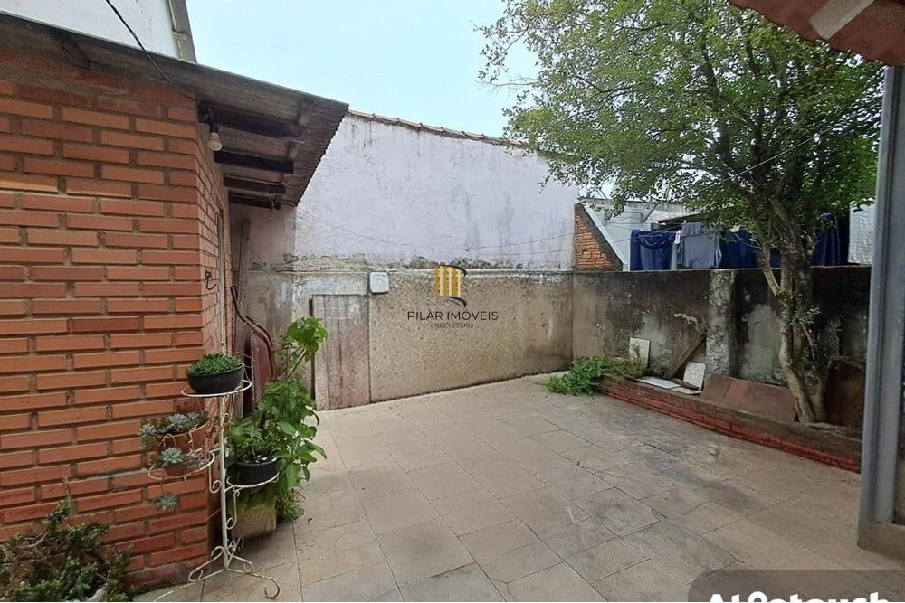 Casa 3 dormitórios no bairro Jardim Algarve