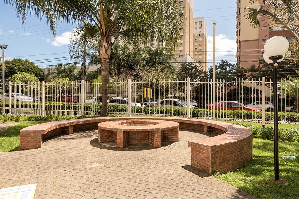 Apartamento 2 dormitórios no bairro Vila Ipiranga