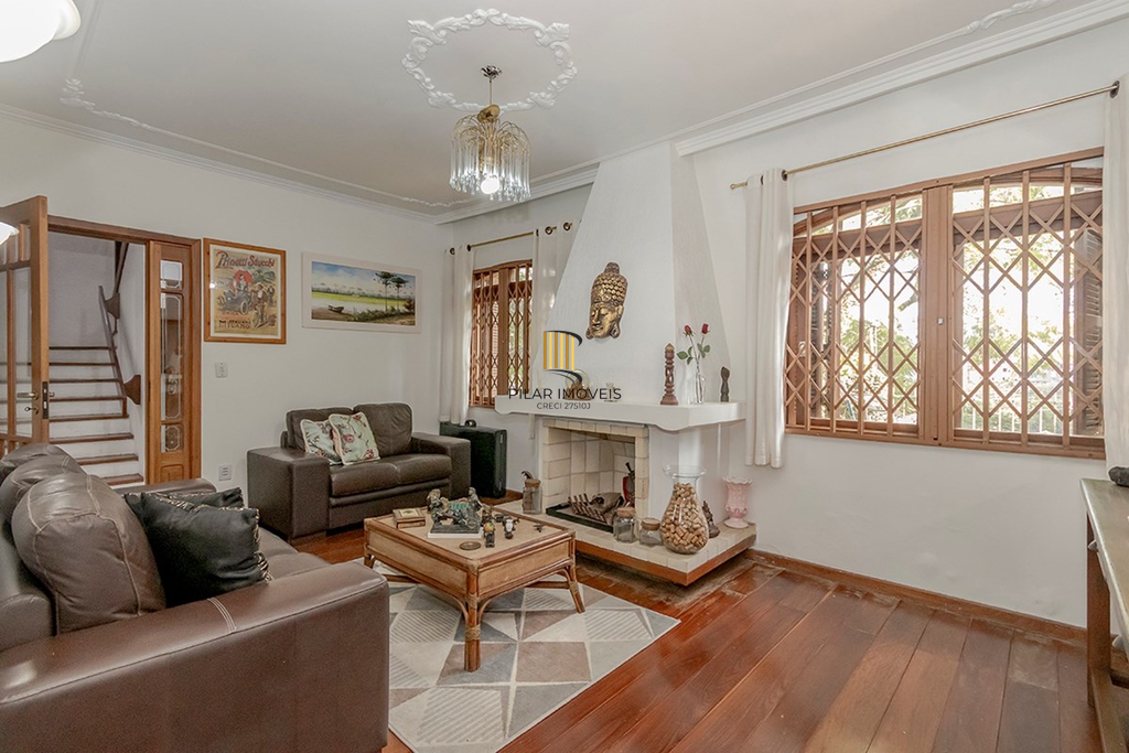 Casa 4 dormitórios no bairro Passo da Areia