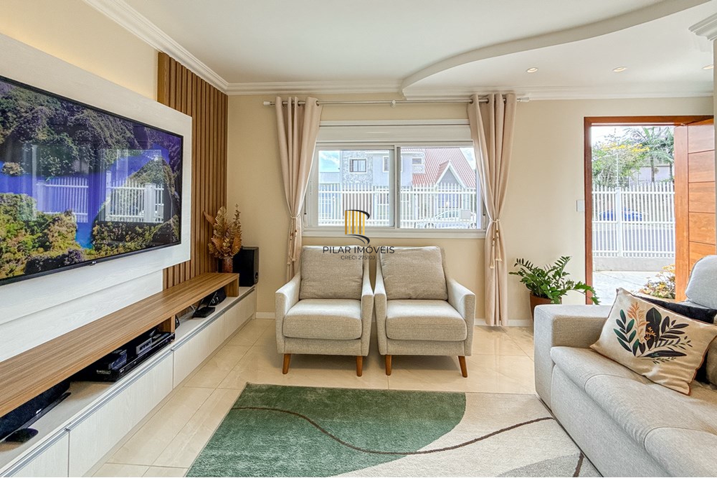 Casa 3 dormitórios no bairro Igara