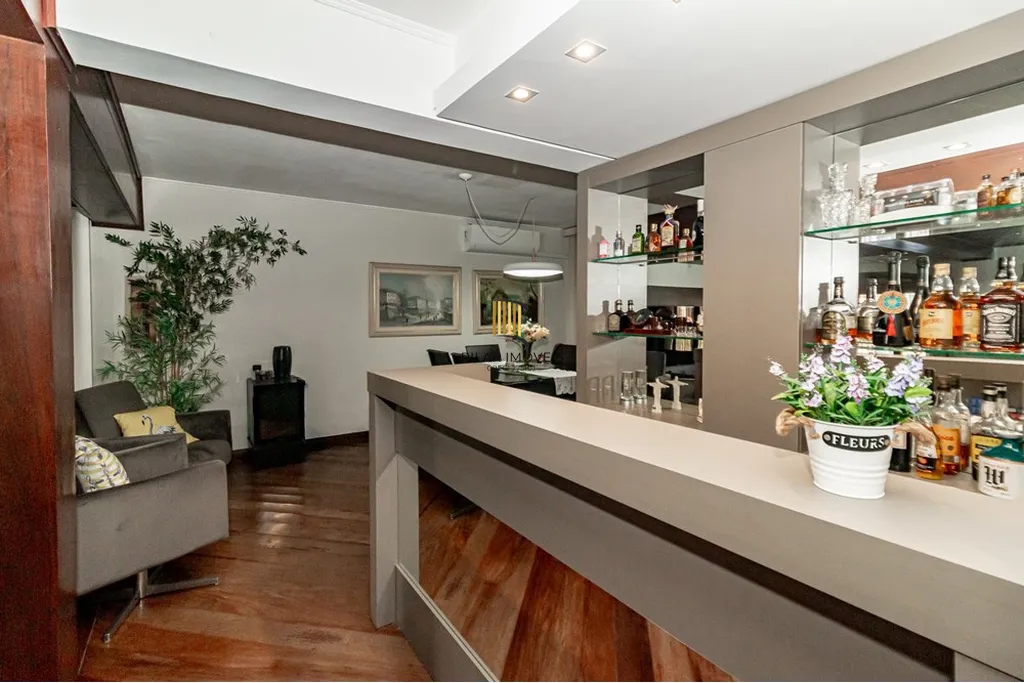 Casa 4 dormitórios no bairro Jardim Planalto