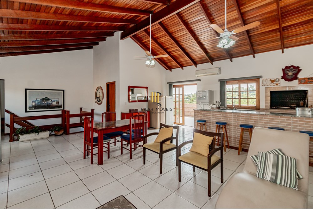 Casa 4 dormitórios no bairro Jardim Itu Sabará