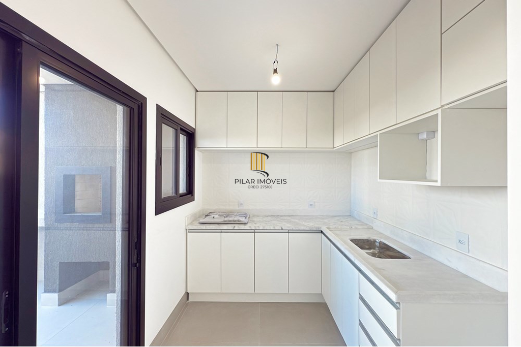 Casa 3 dormitórios no bairro Hípica