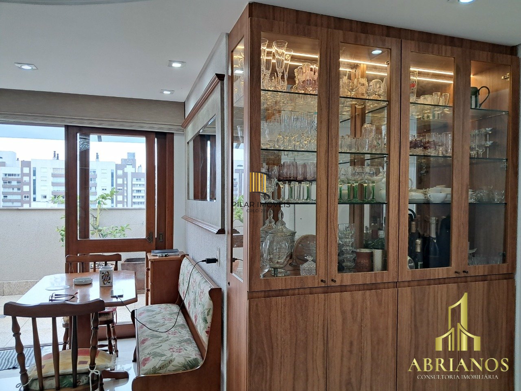 Cobertura 3 dormitórios no bairro Menino Deus