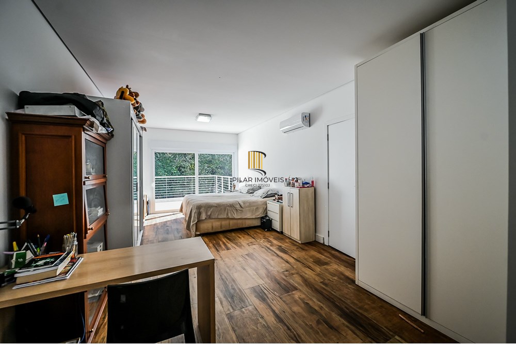 Casa de Condomínio 3 dormitórios no bairro Pedra Redonda