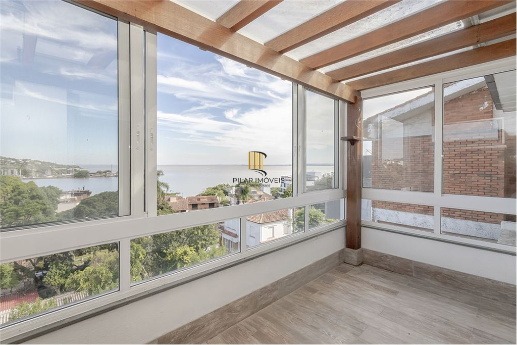 Casa 4 dormitórios no bairro Vila Assunção