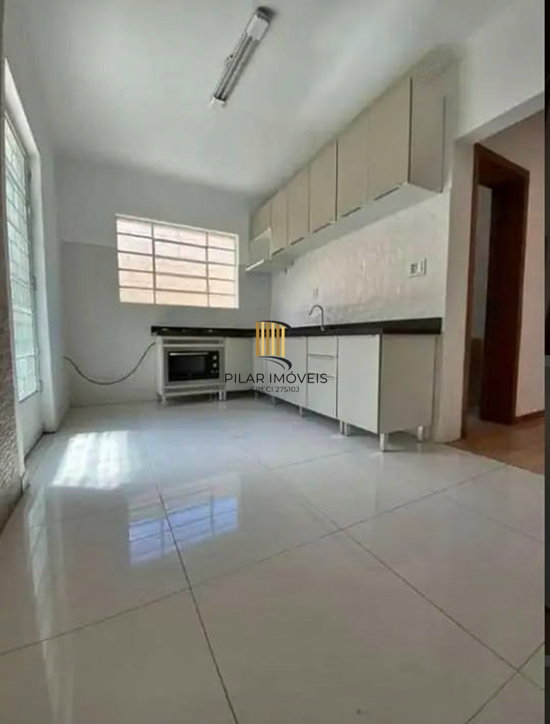 Casa 3 dormitórios no bairro Parque dos Maias