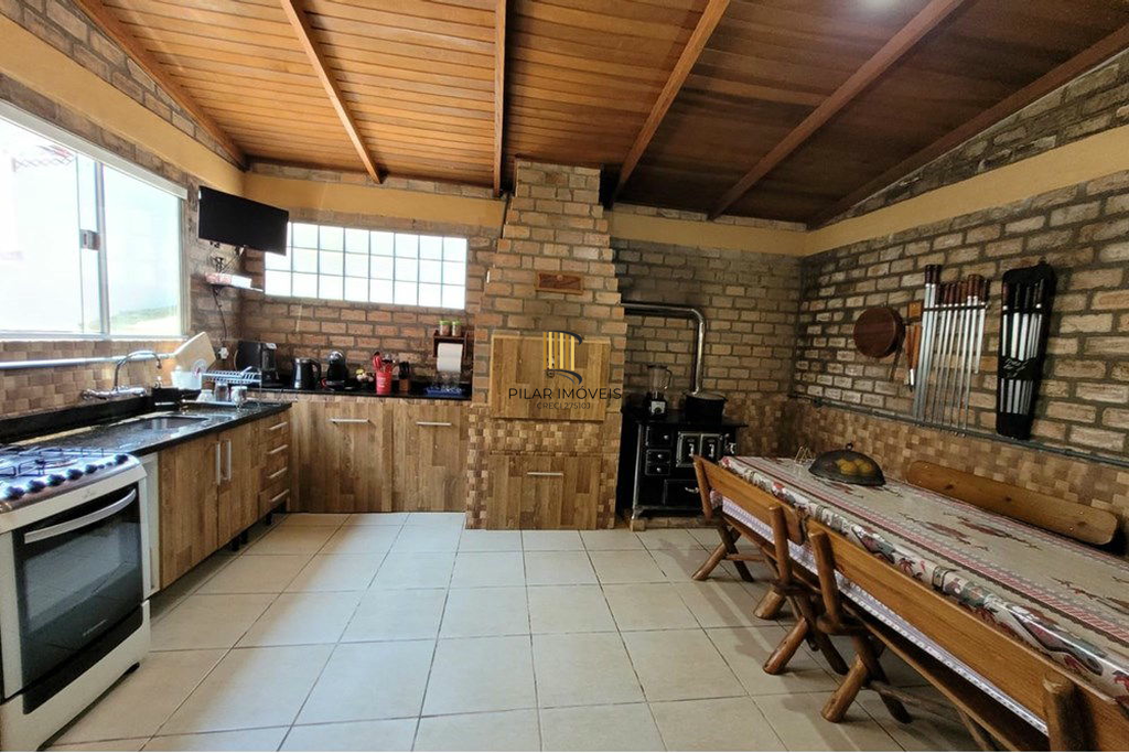 Casa 3 dormitórios no bairro Santa Isabel