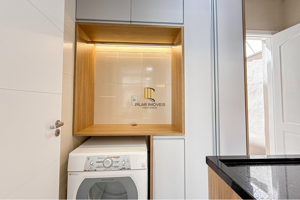 Casa 3 dormitórios no bairro Igara