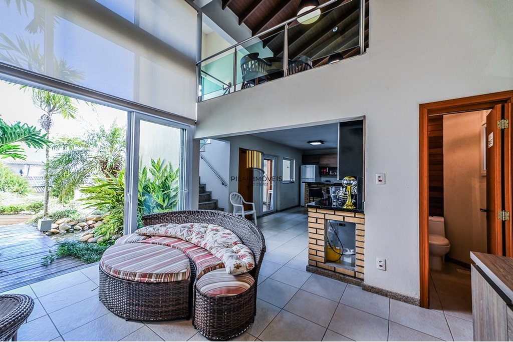 Casa 5 dormitórios no bairro Menino Deus