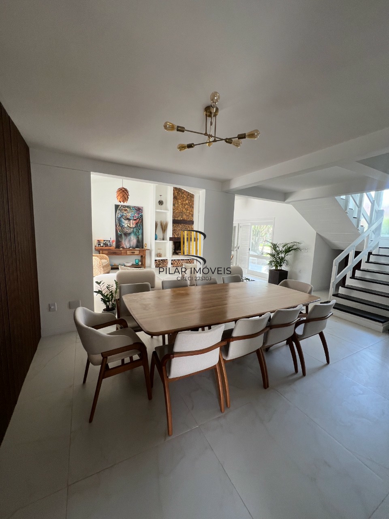 Casa 5 dormitórios no bairro Praia de Atlântida
