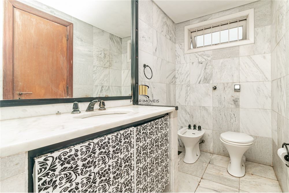 Casa 6 dormitórios no bairro Boa Vista