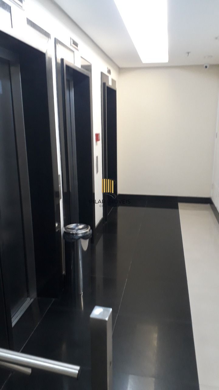 Sala de alto padrão, 52 m², vaga de garagem, Bairro Passo da Areia, mobiliada