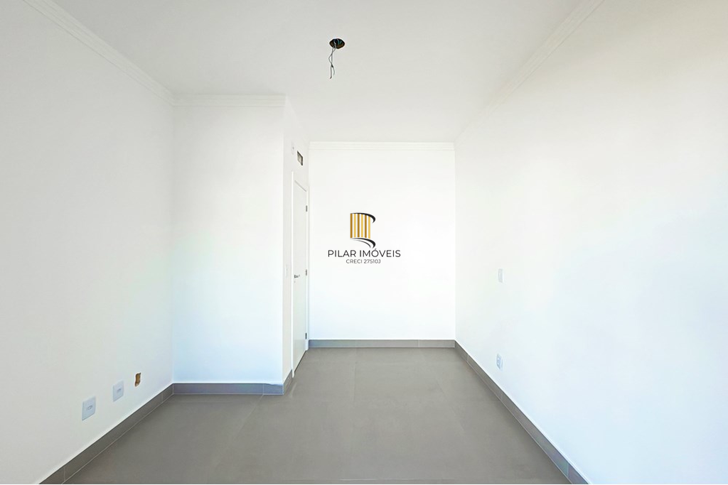 Casa 3 dormitórios no bairro Hípica