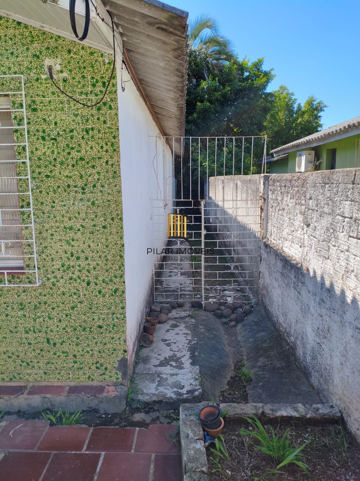 Casa com 80 m2 de área construída, 03 dorm, sala estar/jantar, cozinha, pátio