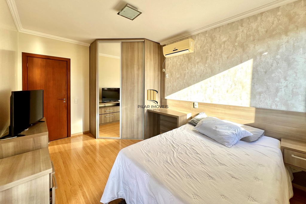 Casa 4 dormitórios no bairro Moinhos de Vento