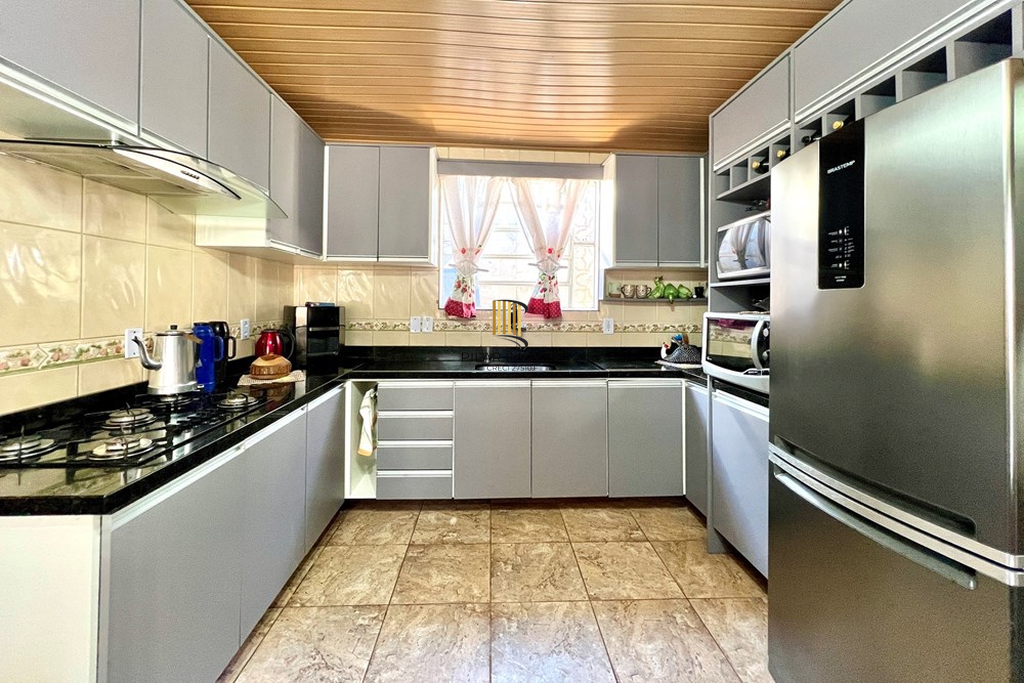 Casa 4 dormitórios no bairro Estância Velha