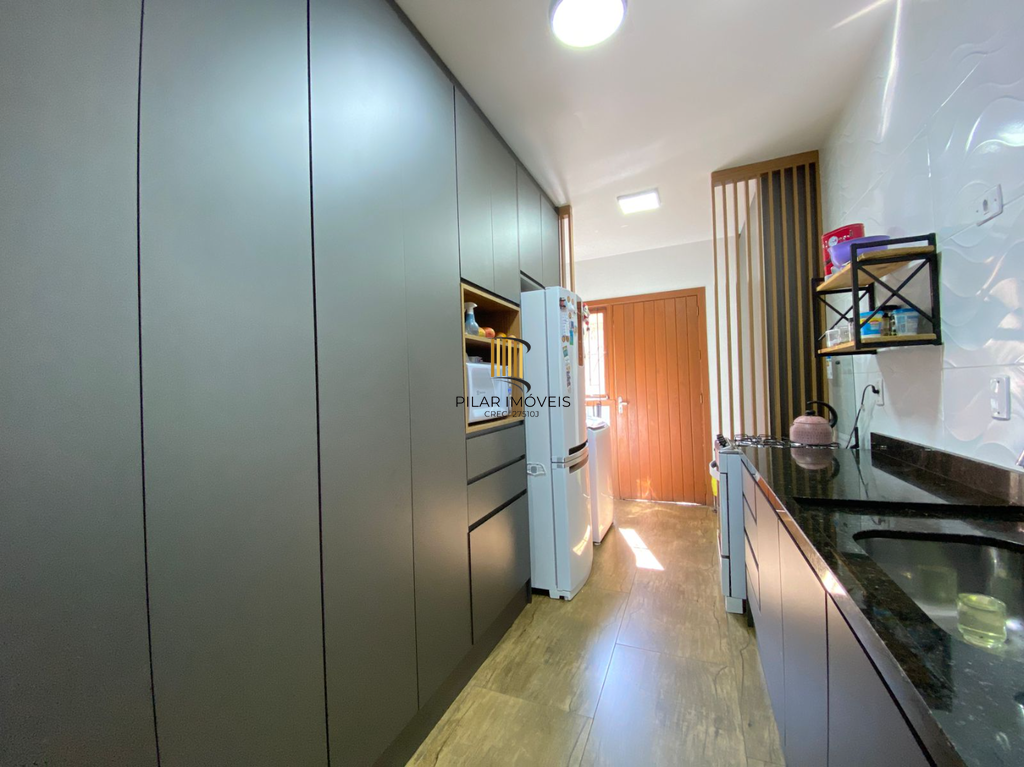 Casa 3 dormitórios no bairro Hípica