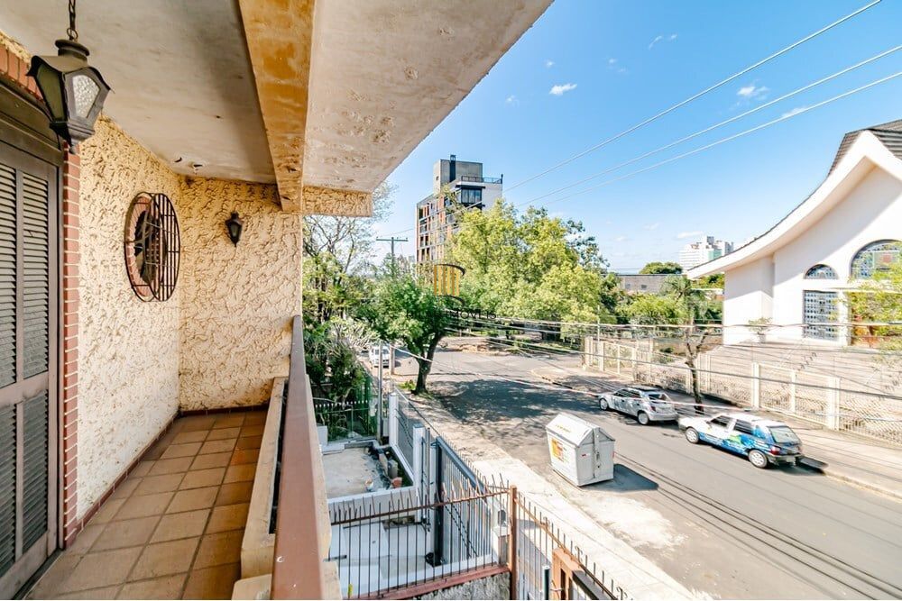 Casa 3 dormitórios no bairro Passo da Areia