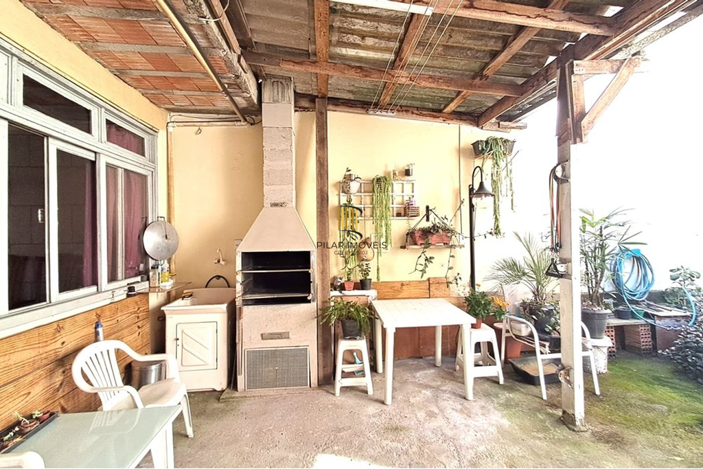 Casa 2 dormitórios no bairro Jardim Algarve