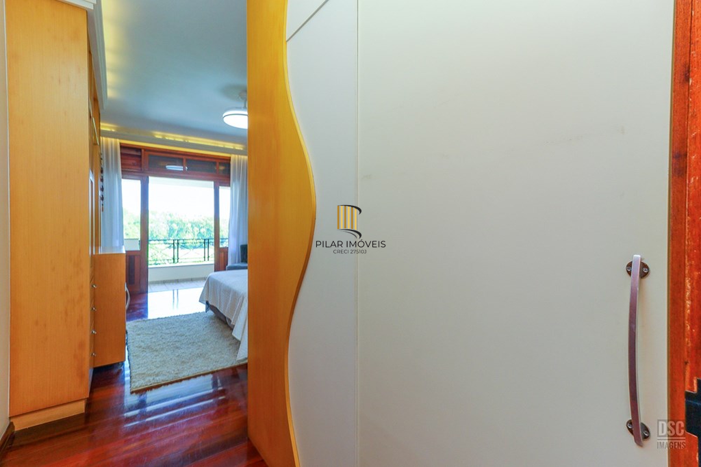 Casa 4 dormitórios no bairro Ipanema