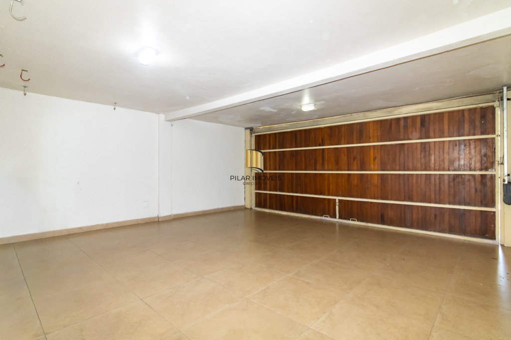 Casa 5 dormitórios no bairro Partenon