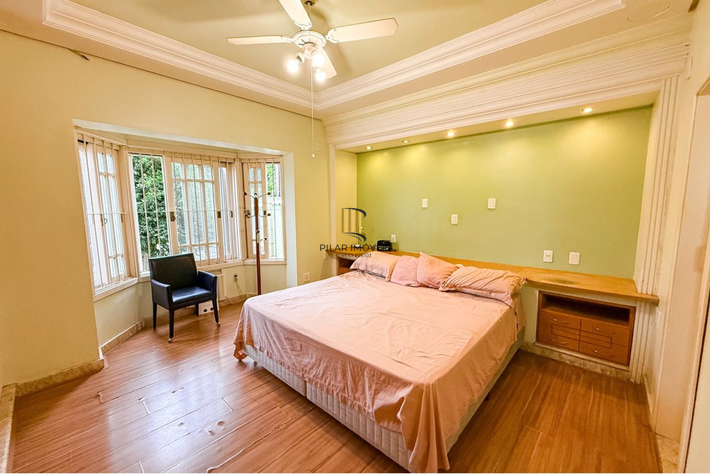 Casa 6 dormitórios no bairro Nossa Senhora das Graças