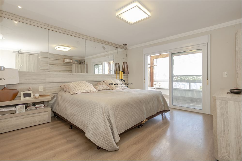 Casa 4 dormitórios no bairro Vila Assunção