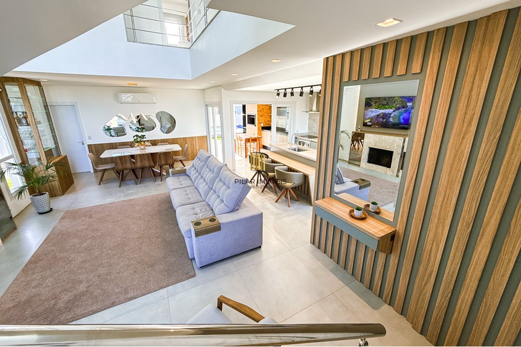 Casa de Condomínio 3 dormitórios no bairro Sanga Funda