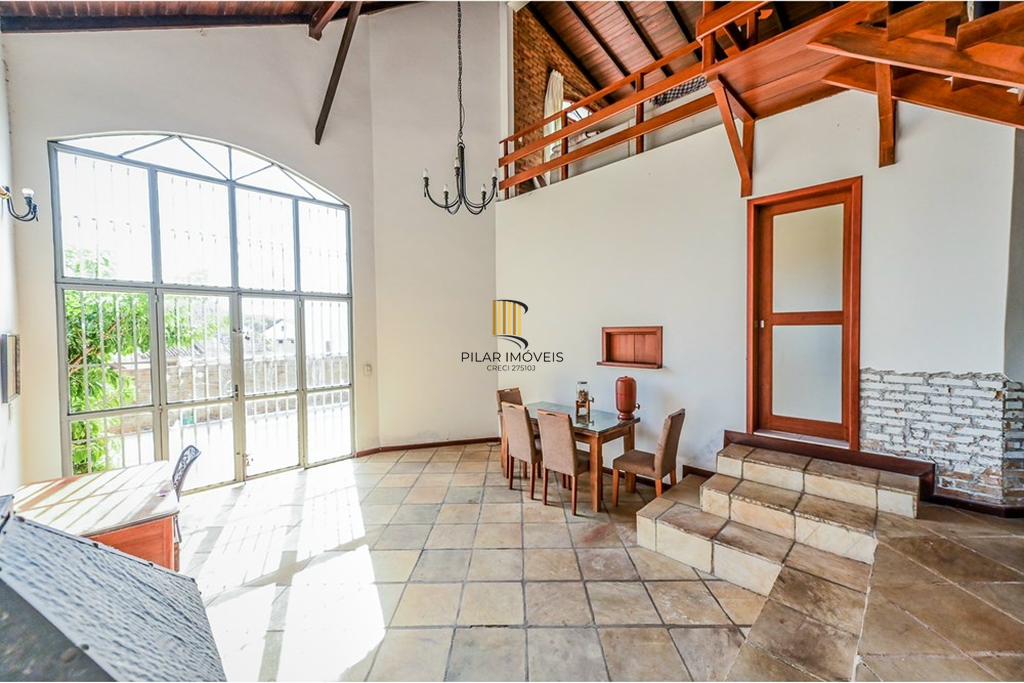 Casa 4 dormitórios no bairro Ipanema