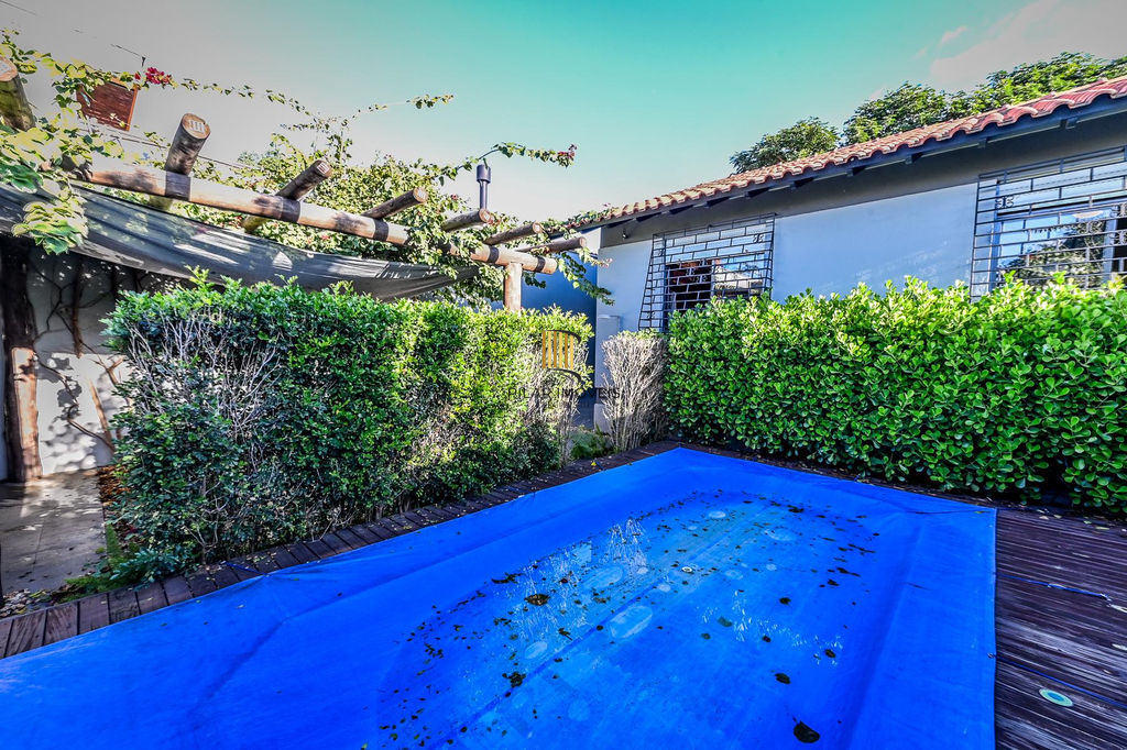 Casa 3 dormitórios no bairro Nonoai