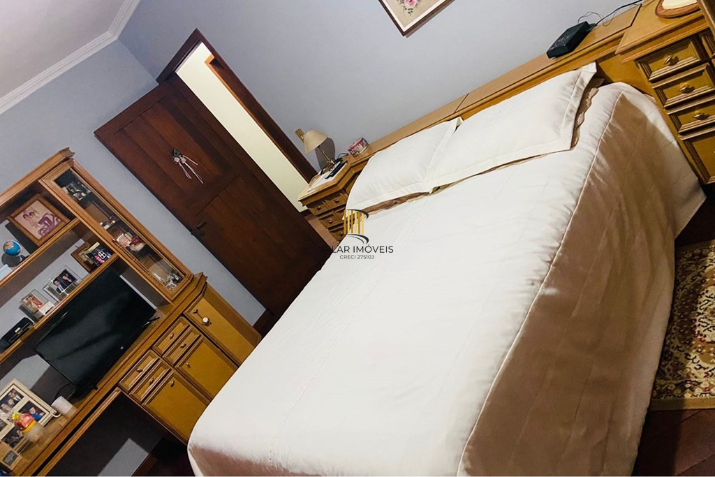 Casa 4 dormitórios no bairro Jardim Planalto