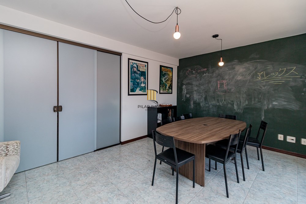 Casa 4 dormitórios no bairro Chácara das Pedras