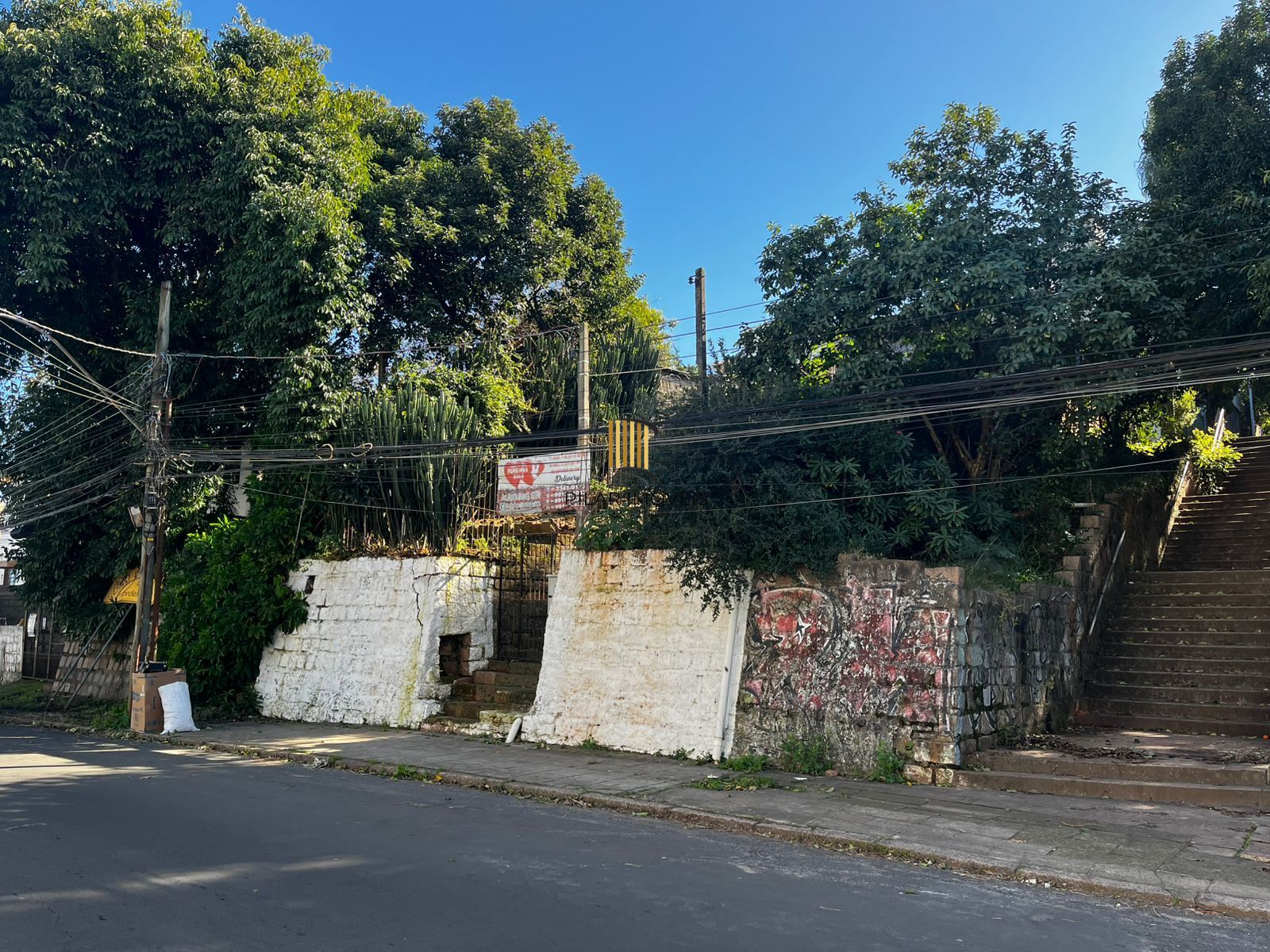 Terreno de 326m², com 02 casas de Madeira em excelentes condições, Passo d'areia