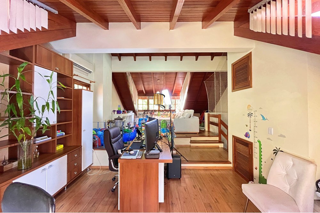 Casa de Condomínio 3 dormitórios no bairro Pedra Redonda