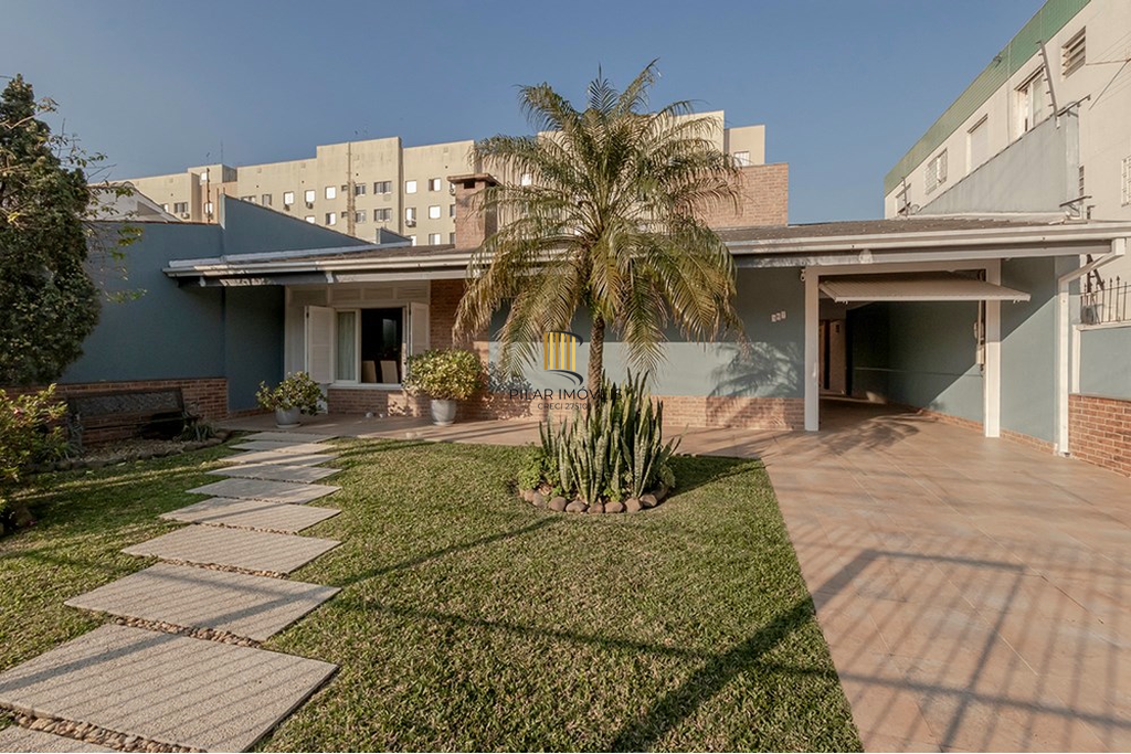 Casa 3 dormitórios no bairro Sarandi