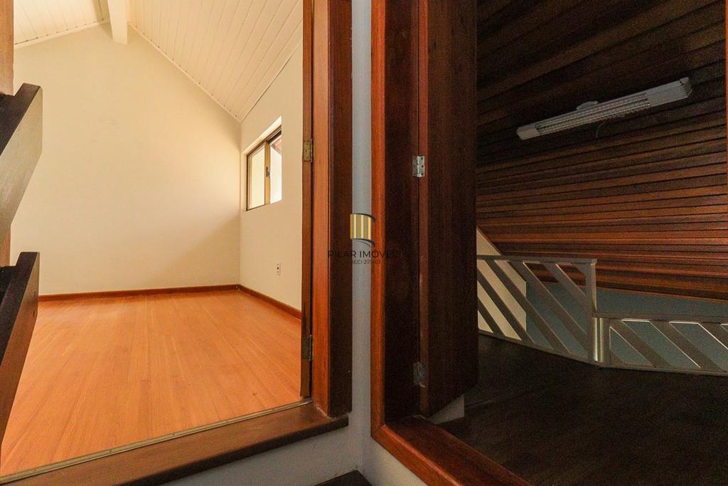 Casa de Condomínio 3 dormitórios no bairro Jardim Itu