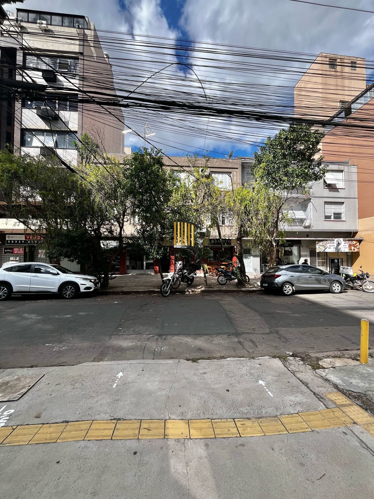 Apto 02 dormitórios térreo no Passo da Areia - Pilar Imóveis