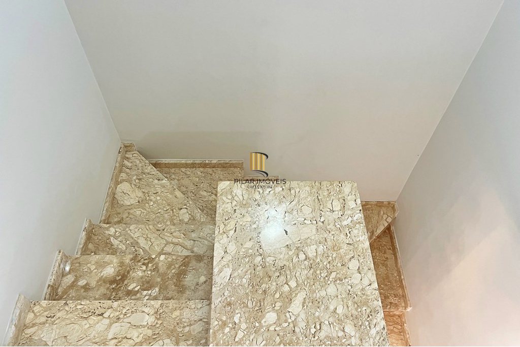 Casa 3 dormitórios no bairro Hípica