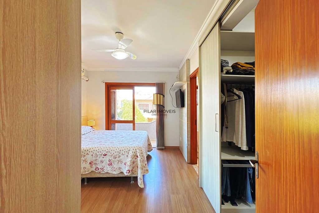 Casa 3 dormitórios no bairro Hípica