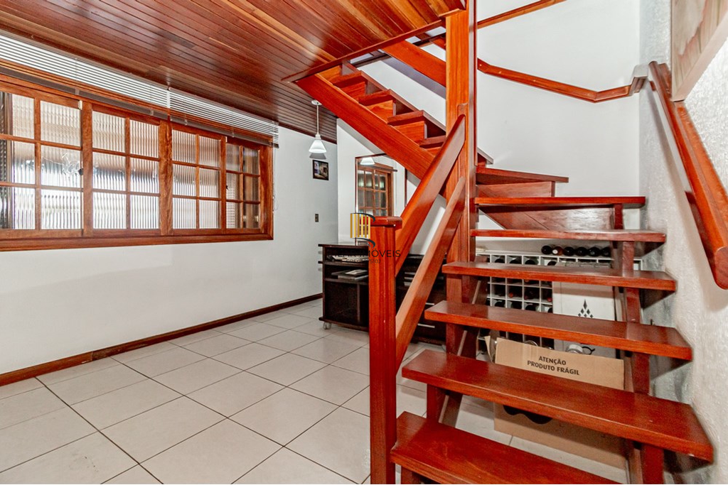 Casa 4 dormitórios no bairro Jardim Itu Sabará