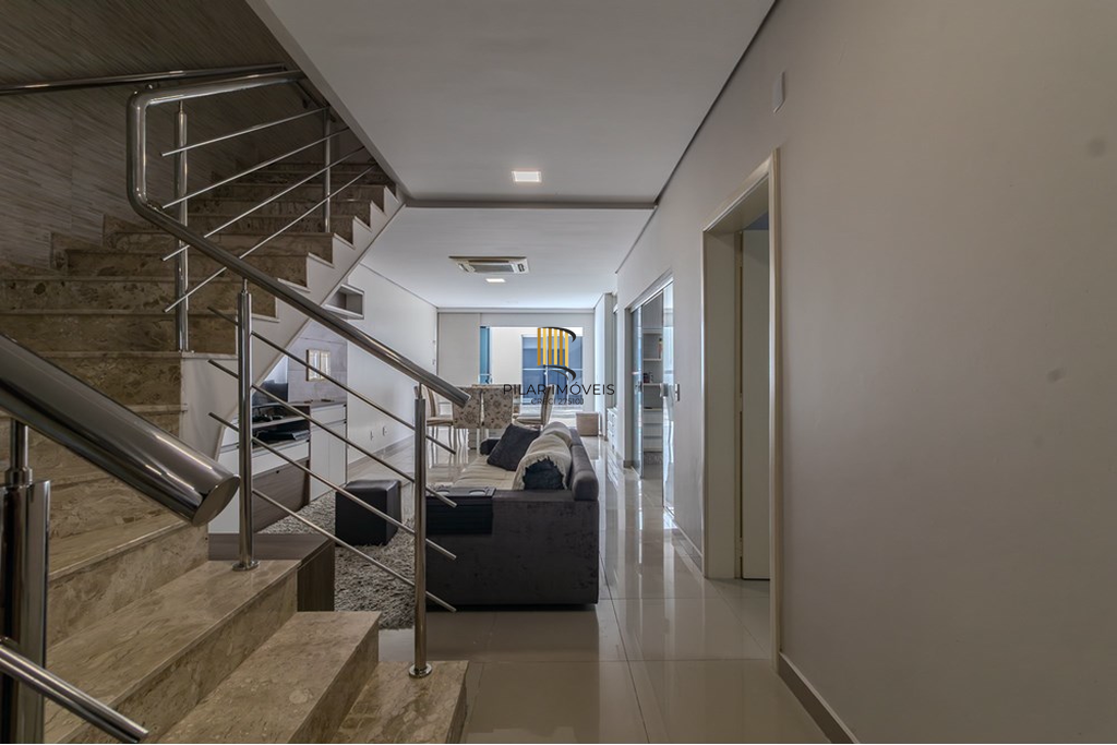 Casa 4 dormitórios no bairro Chácara das Pedras