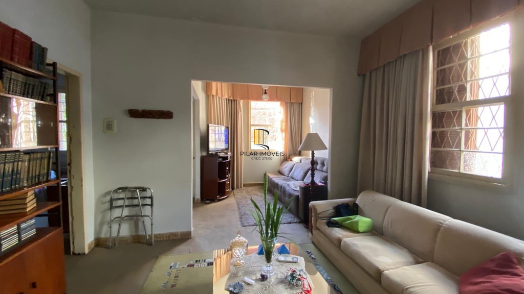 Casa 3 dormitórios no bairro Azenha