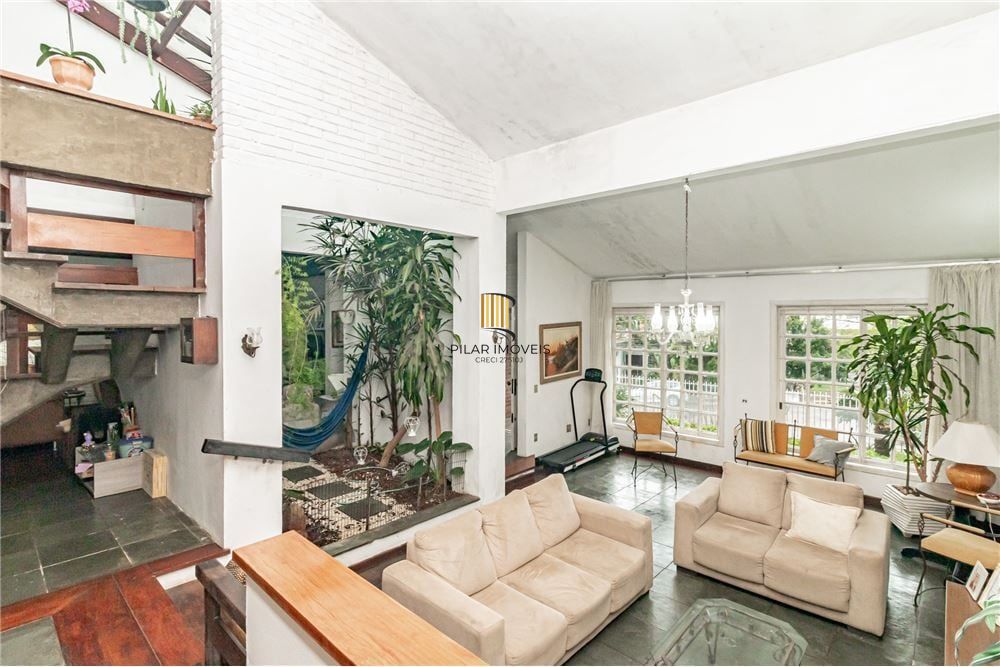 Casa 6 dormitórios no bairro Boa Vista