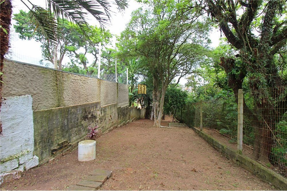 Casa 3 dormitórios no bairro Medianeira