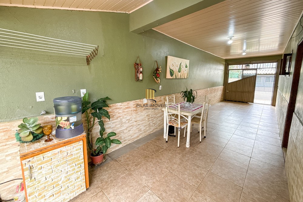 Casa 3 dormitórios no bairro Igara